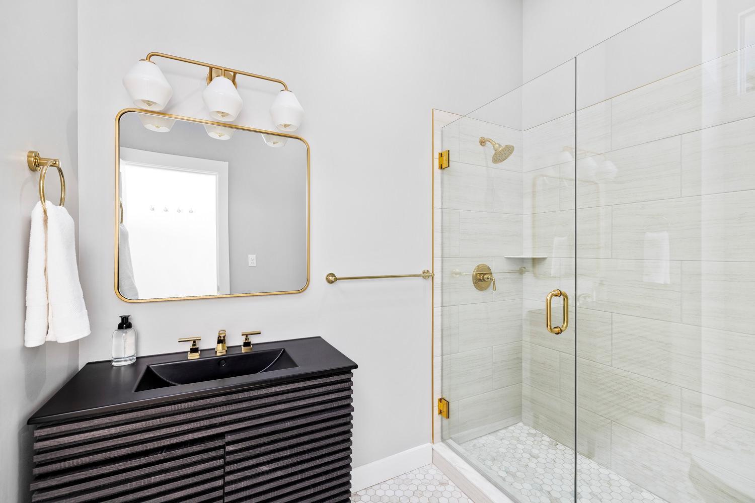 Appartement Chic Remodeled Modern Loft In Old Port à Portland Extérieur photo