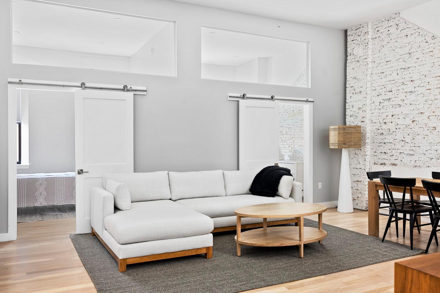 Appartement Chic Remodeled Modern Loft In Old Port à Portland Extérieur photo