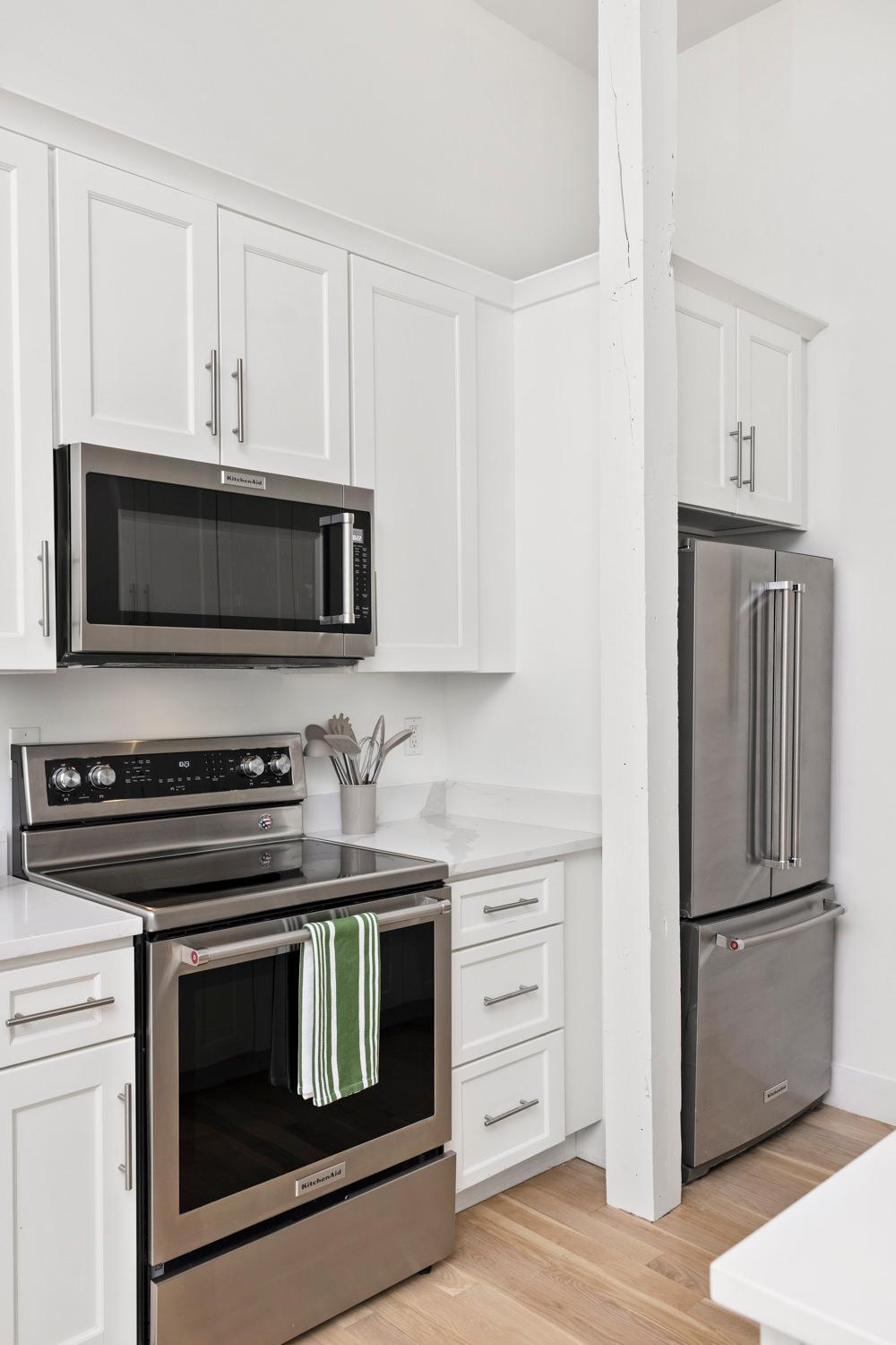 Appartement Chic Remodeled Modern Loft In Old Port à Portland Extérieur photo